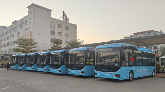 存正心 守正道 养正气